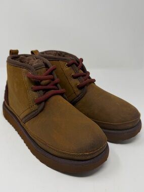 Kids UGG Brown Suede Lace-Up Ankle Boots with Maroon Laces Sz. 13